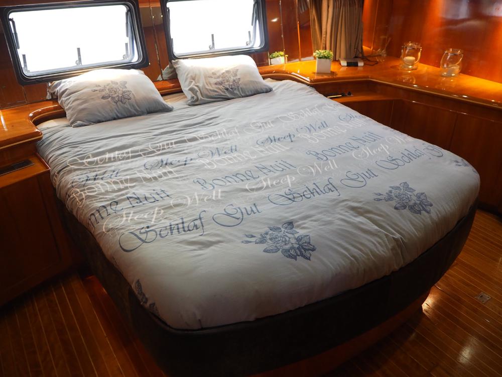 Aft cabin, Accommodation